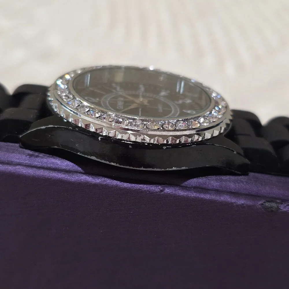 Geneva Black Face Silver Crystal Accent Round Unisex Wrist Watch Silicone Band